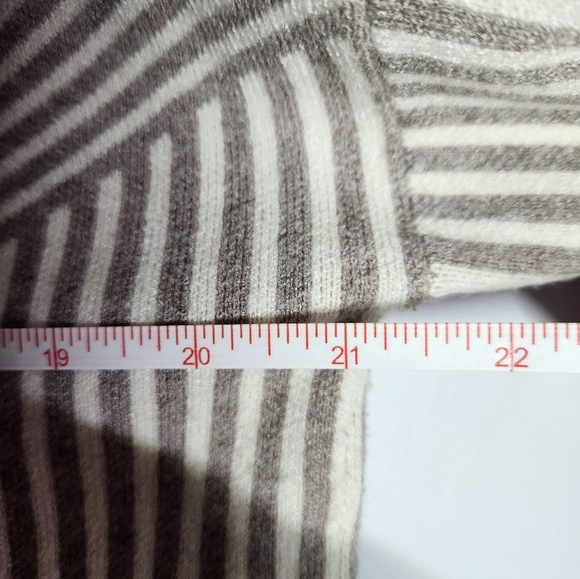 Cynthia Rowley sweater, size large - Picture 5 of 7